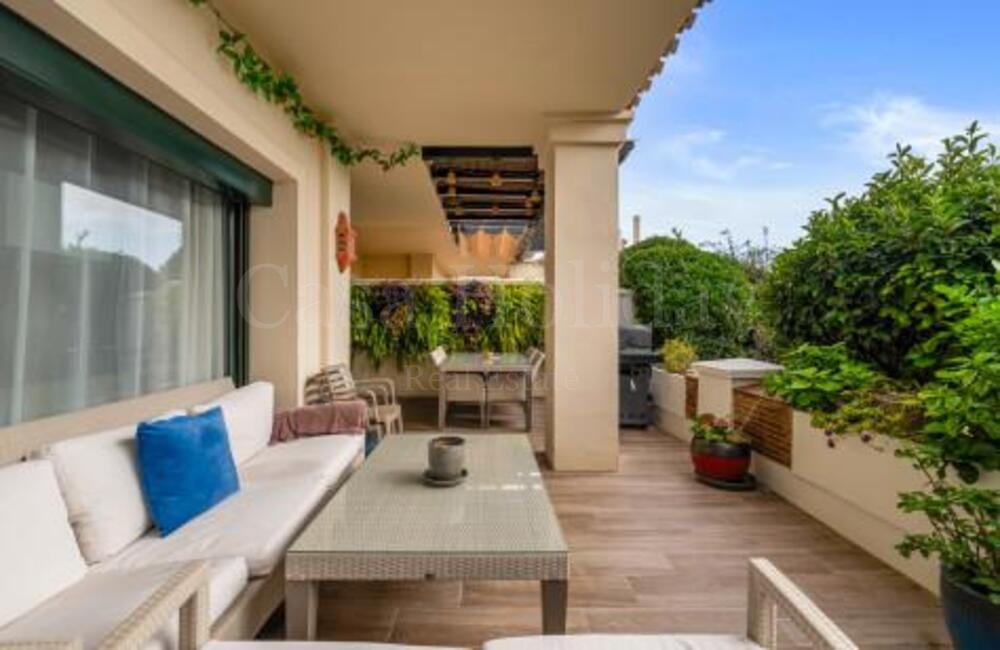 Ground Floor Apartment in Los Capanes del Golf, Benahavis