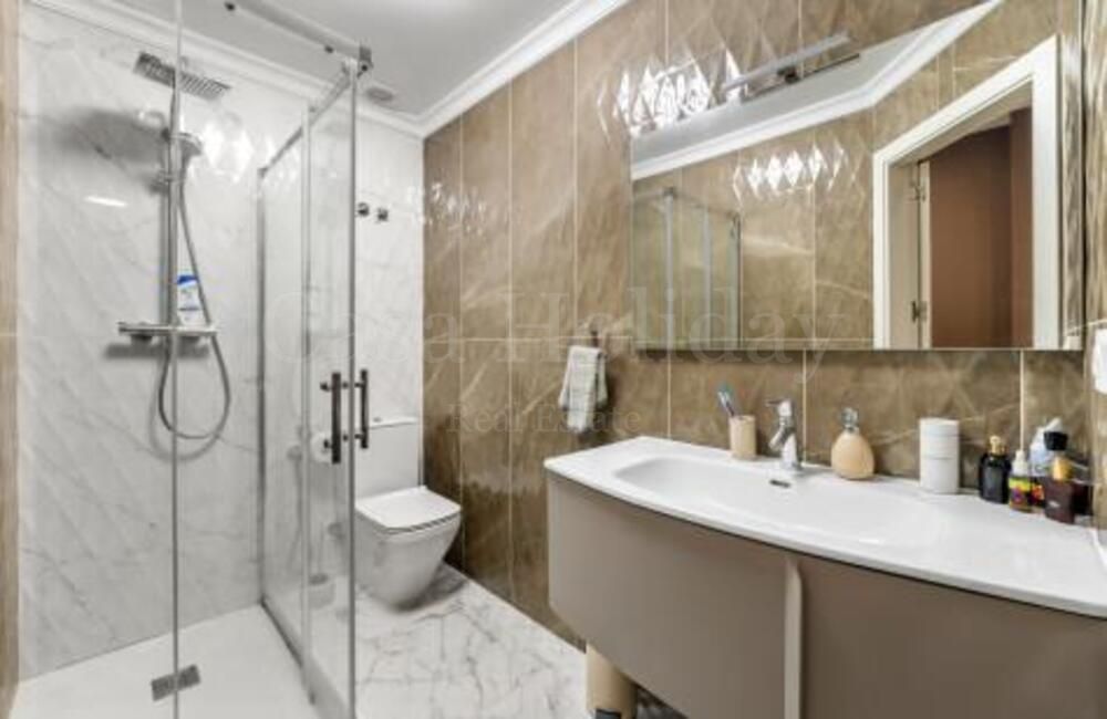 Ground Floor Apartment in Los Capanes del Golf, Benahavis