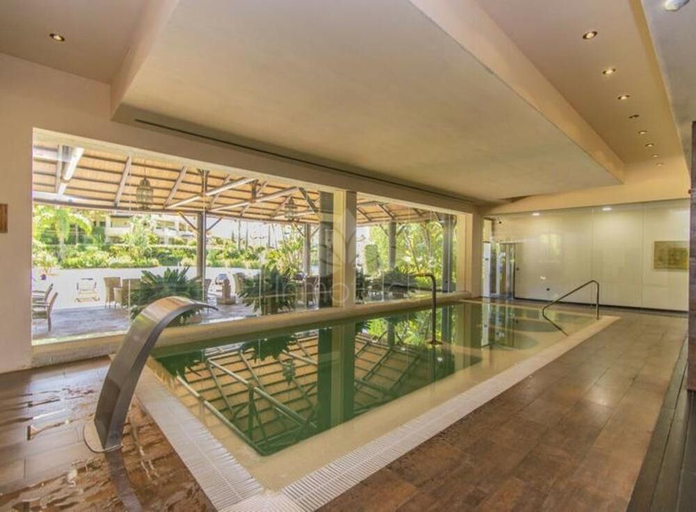 Ground Floor Apartment in Los Capanes del Golf, Benahavis