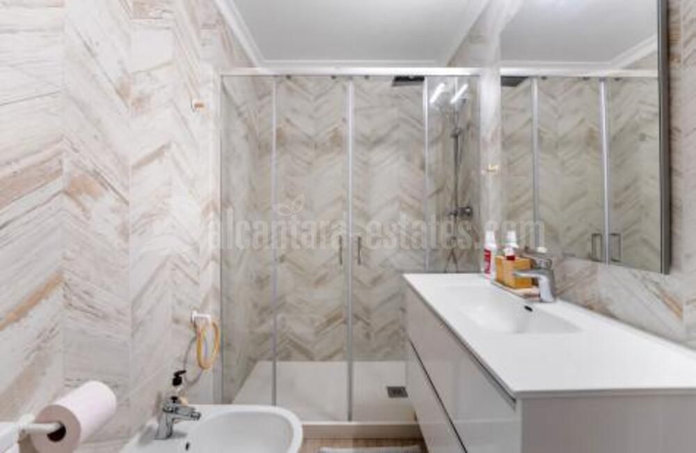Ground Floor Apartment in Los Capanes del Golf, Benahavis