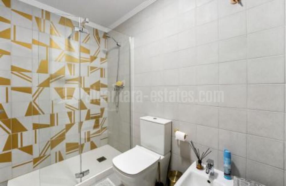 Ground Floor Apartment in Los Capanes del Golf, Benahavis