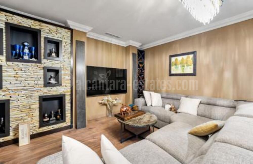 Ground Floor Apartment in Los Capanes del Golf, Benahavis