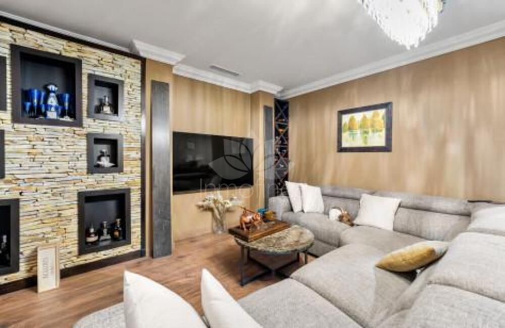 Ground Floor Apartment in Los Capanes del Golf, Benahavis