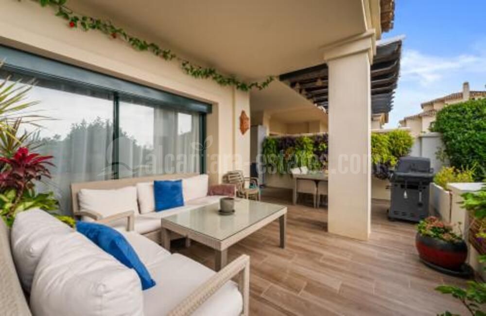 Ground Floor Apartment in Los Capanes del Golf, Benahavis