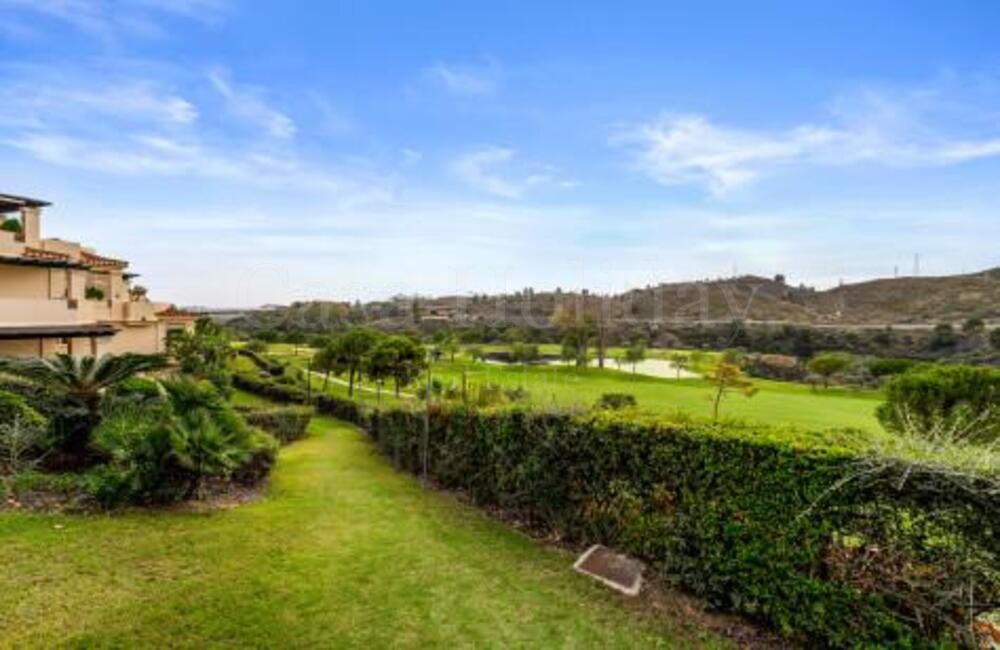 Ground Floor Apartment in Los Capanes del Golf, Benahavis