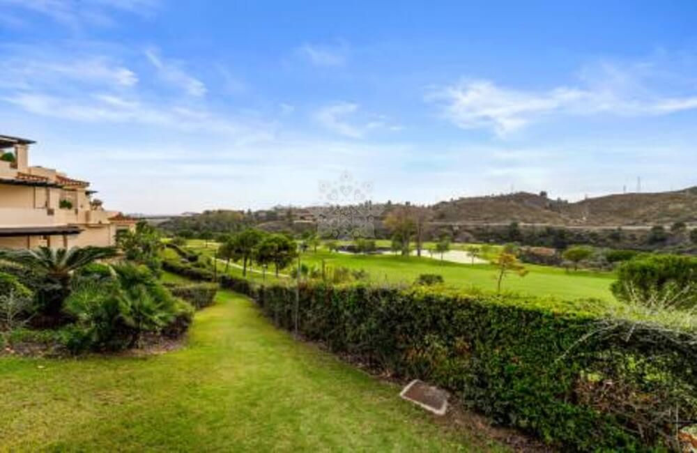 Ground Floor Apartment in Los Capanes del Golf, Benahavis