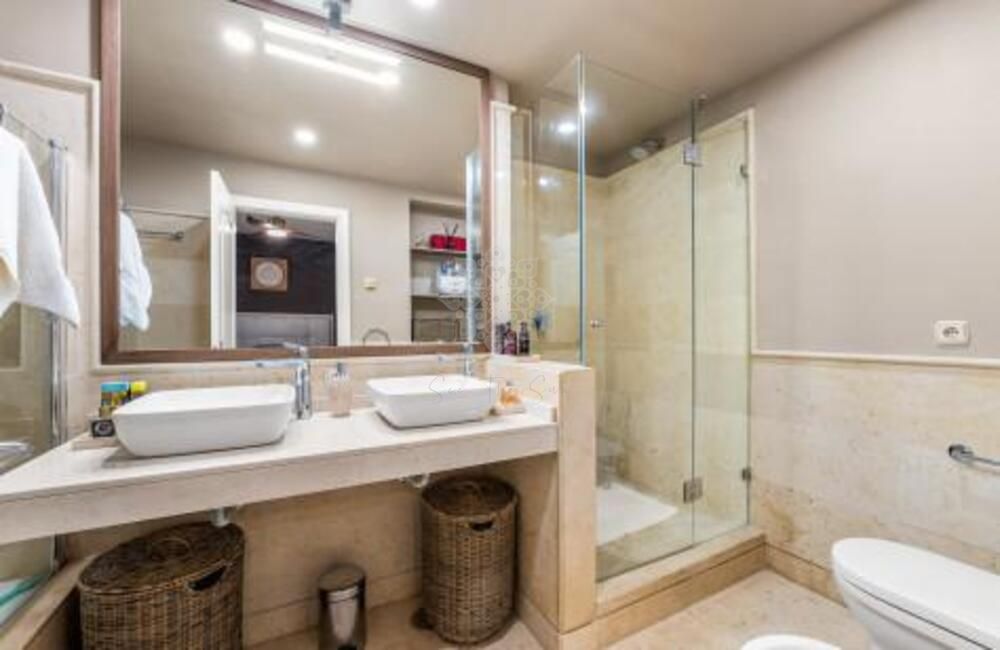 Ground Floor Apartment in Los Capanes del Golf, Benahavis