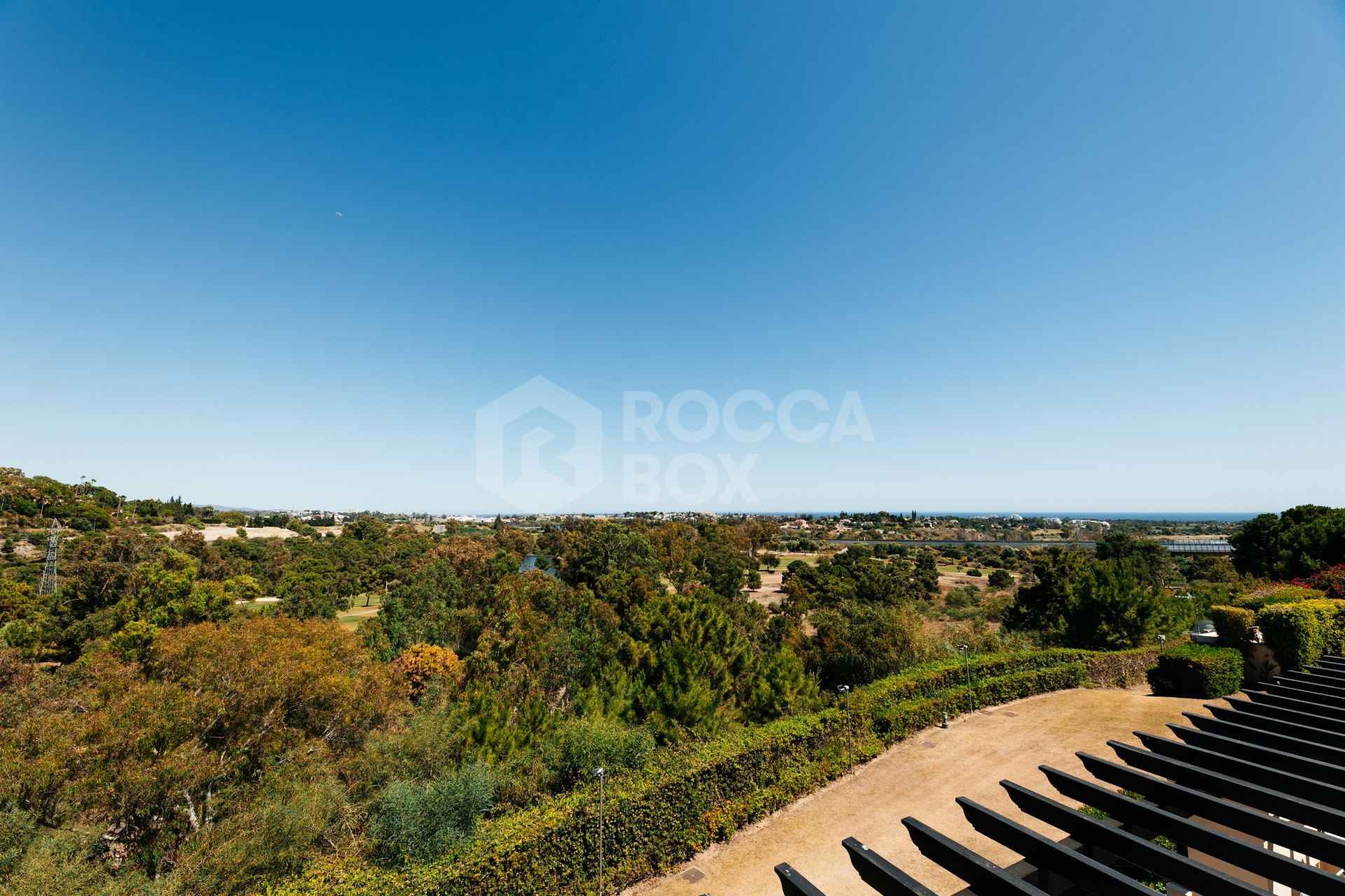 Duplex Penthouse for sale in Los Capanes del Golf, Benahavis