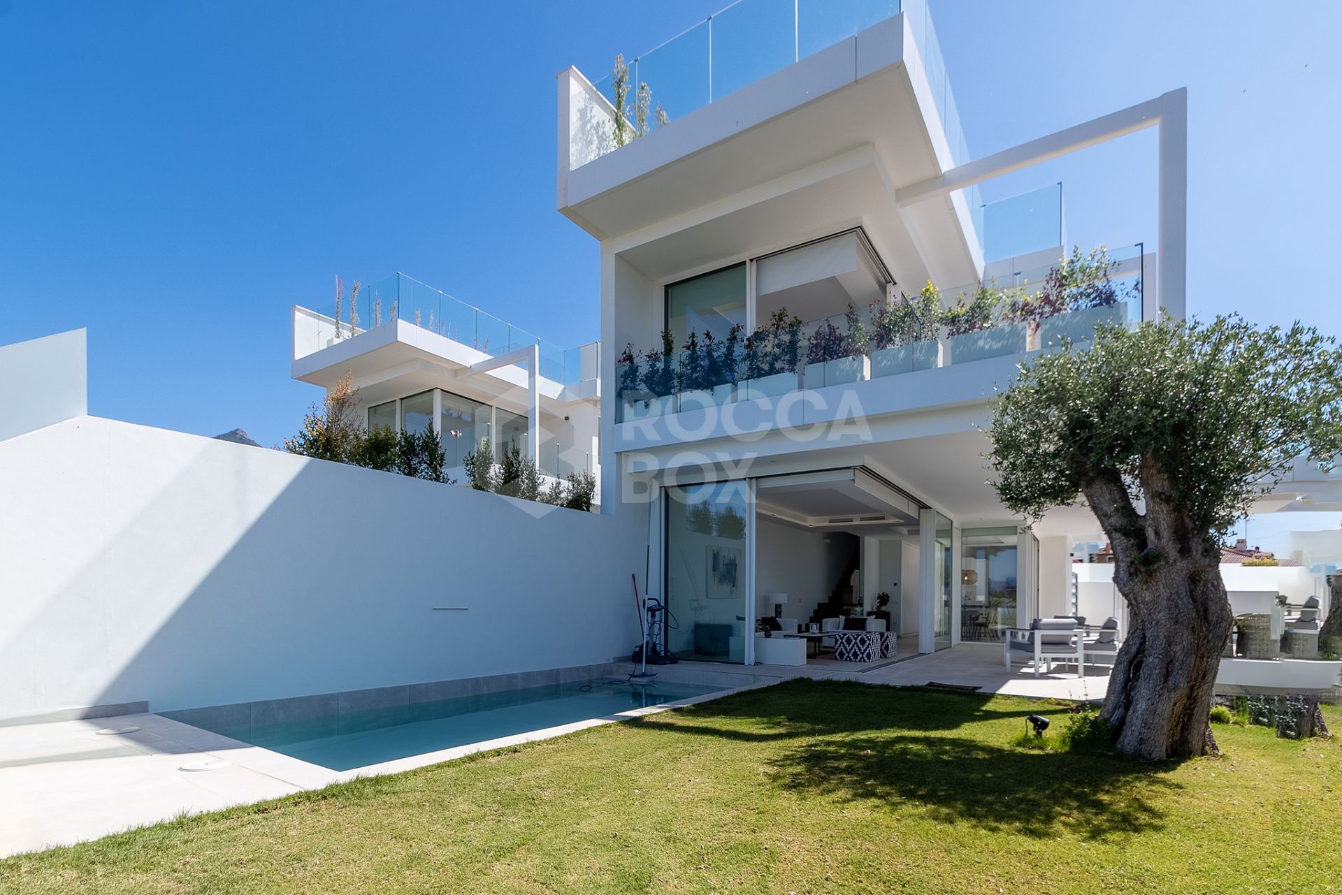 Villa for sale in El Mirador, Marbella City