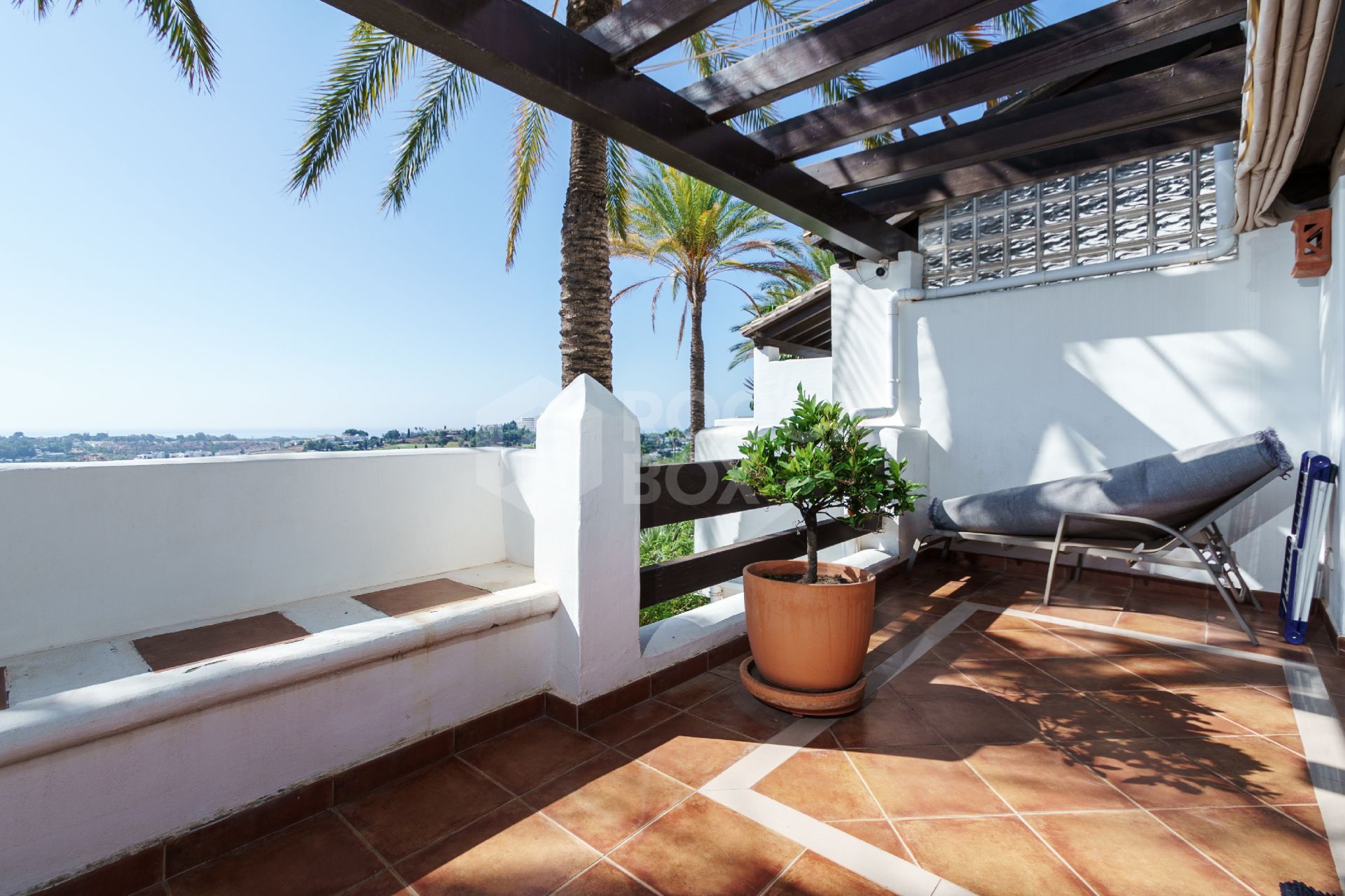 Town House for sale in Mirador del Paraiso, Benahavis