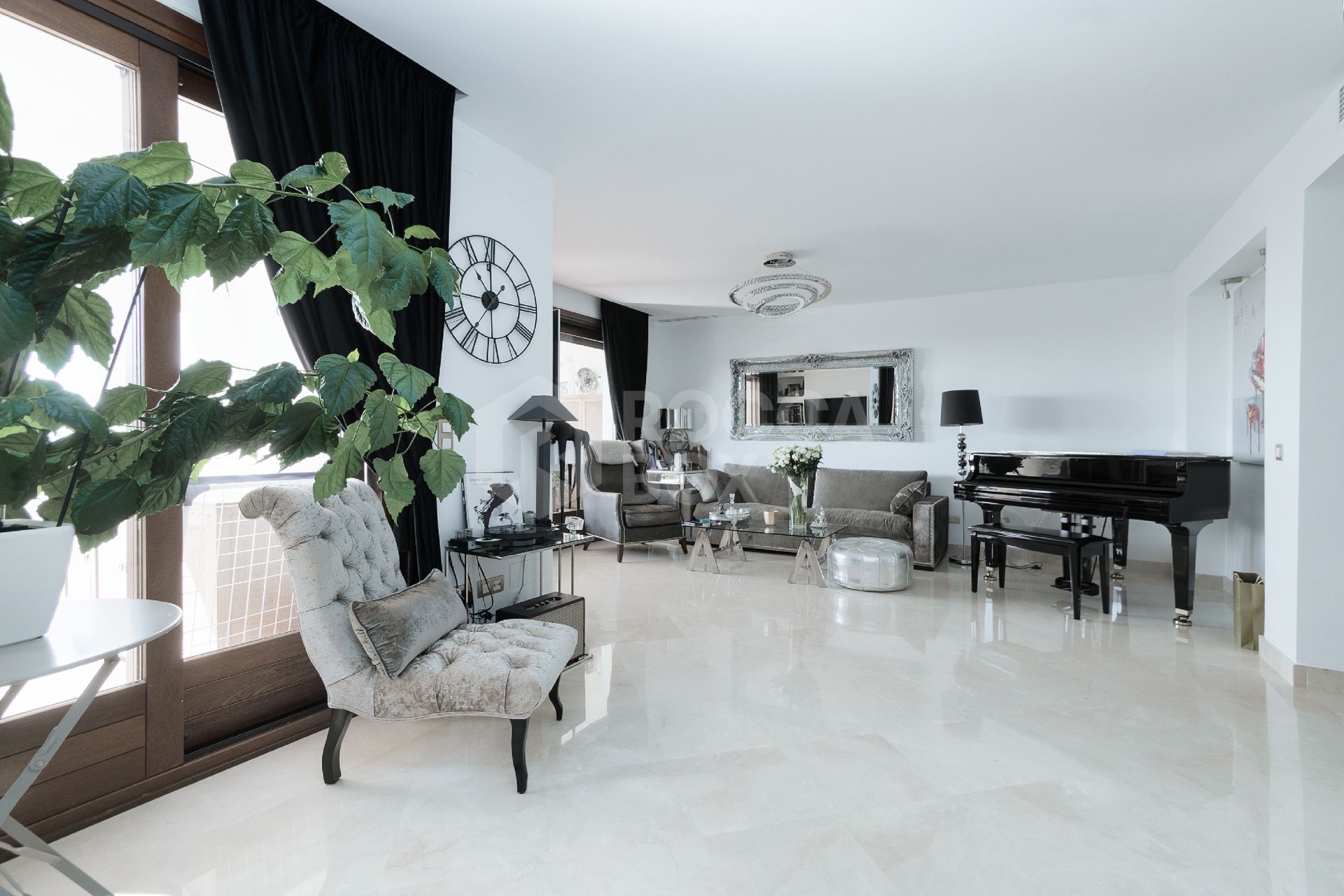 Town House for sale in Mirador del Paraiso, Benahavis