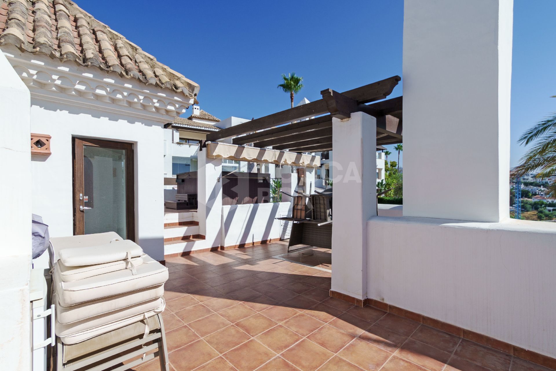 Town House for sale in Mirador del Paraiso, Benahavis