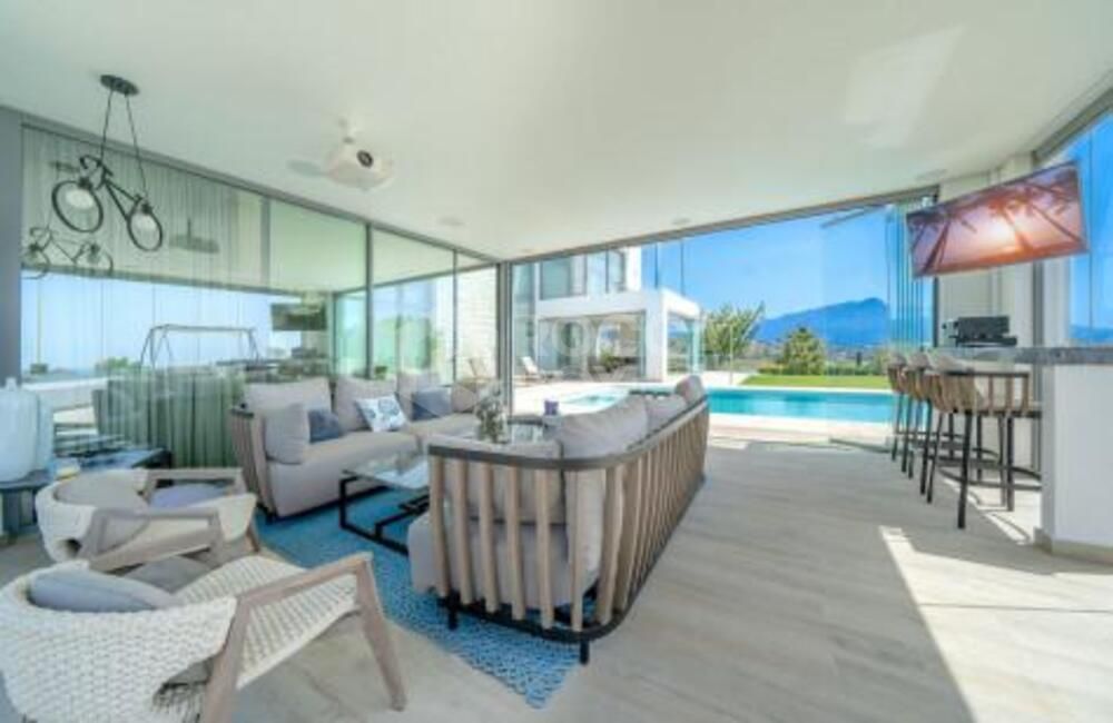 Villa for sale in Mirabella Hills, Benahavis