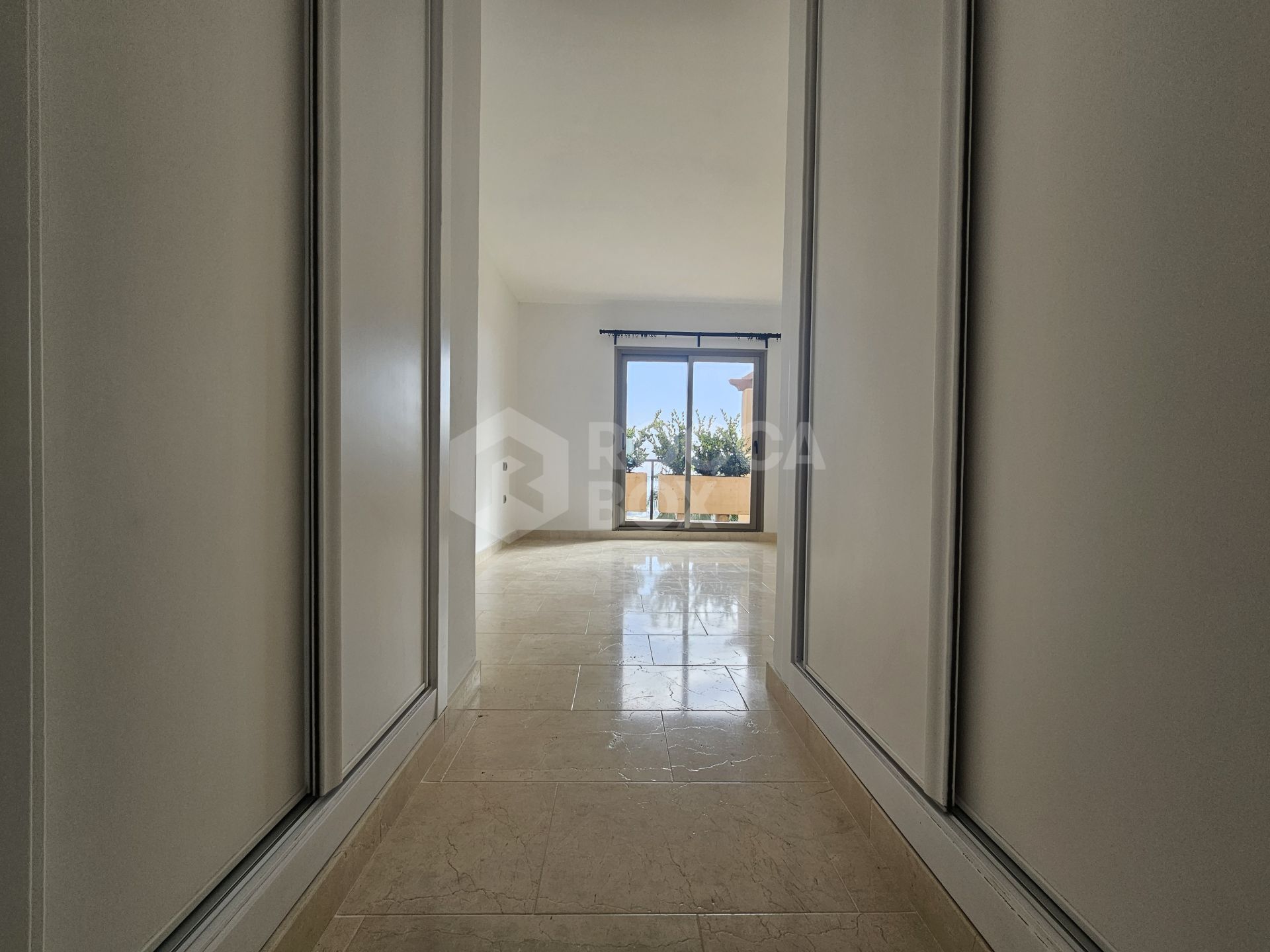 Penthouse for long term rent in Hacienda del Señorio de Cifuentes, Benahavis