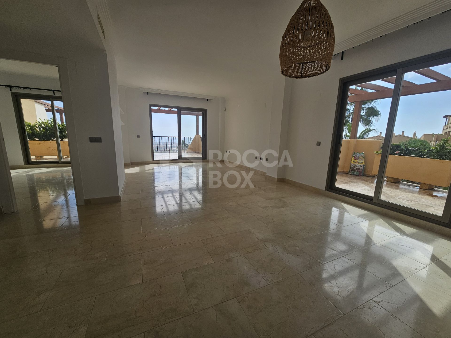 Penthouse for long term rent in Hacienda del Señorio de Cifuentes, Benahavis