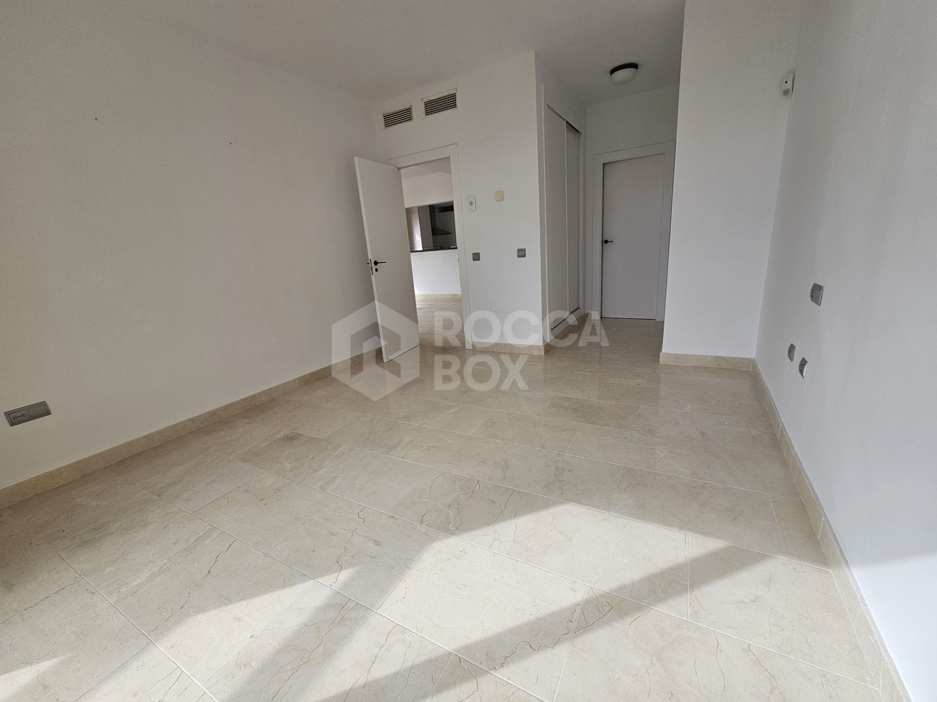 Penthouse for long term rent in Hacienda del Señorio de Cifuentes, Benahavis