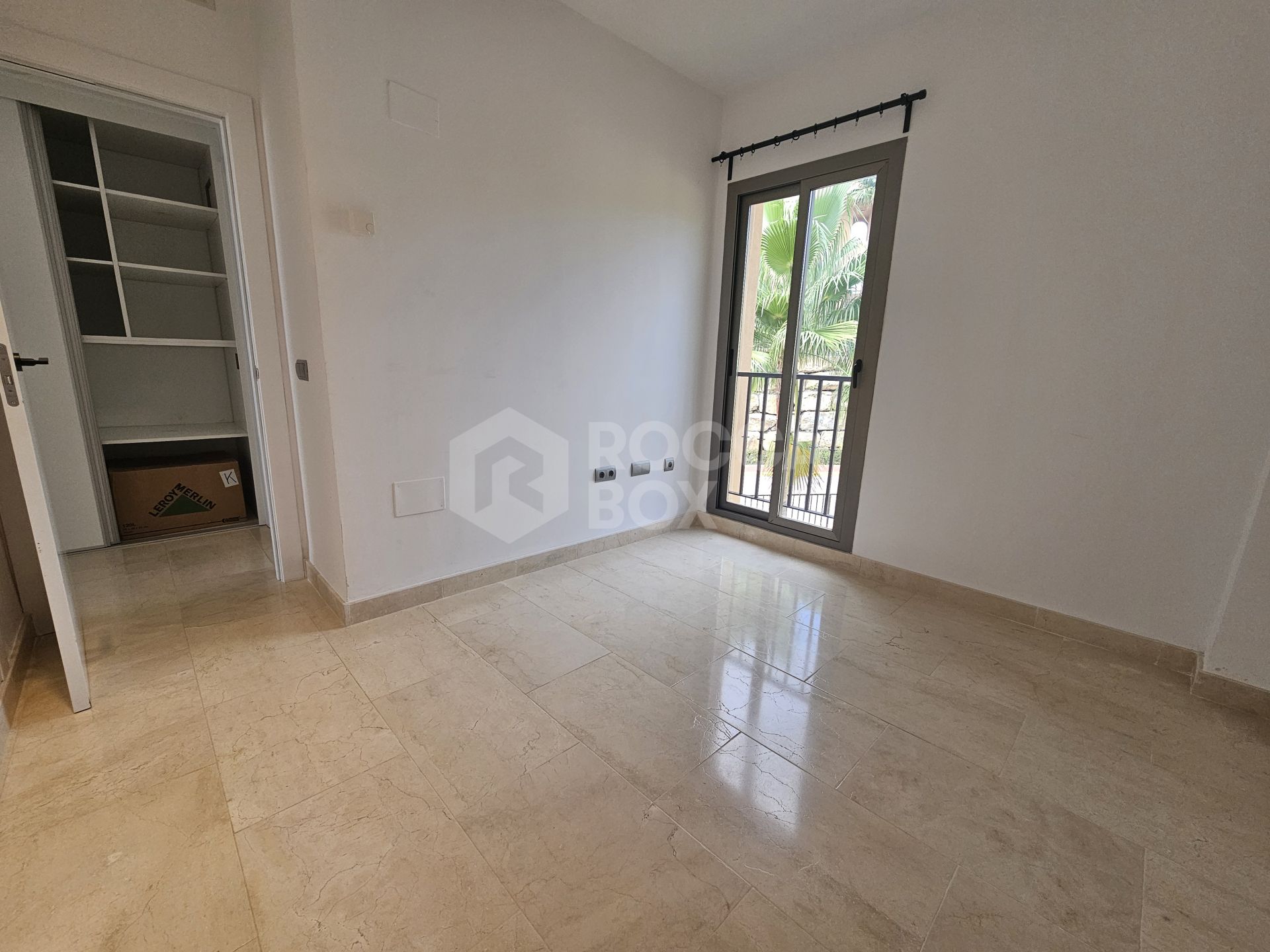 Penthouse for long term rent in Hacienda del Señorio de Cifuentes, Benahavis