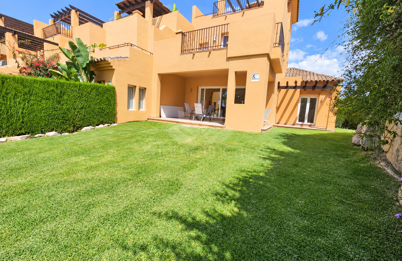 Semi Detached House in Paraíso Bellevue, Benahavis