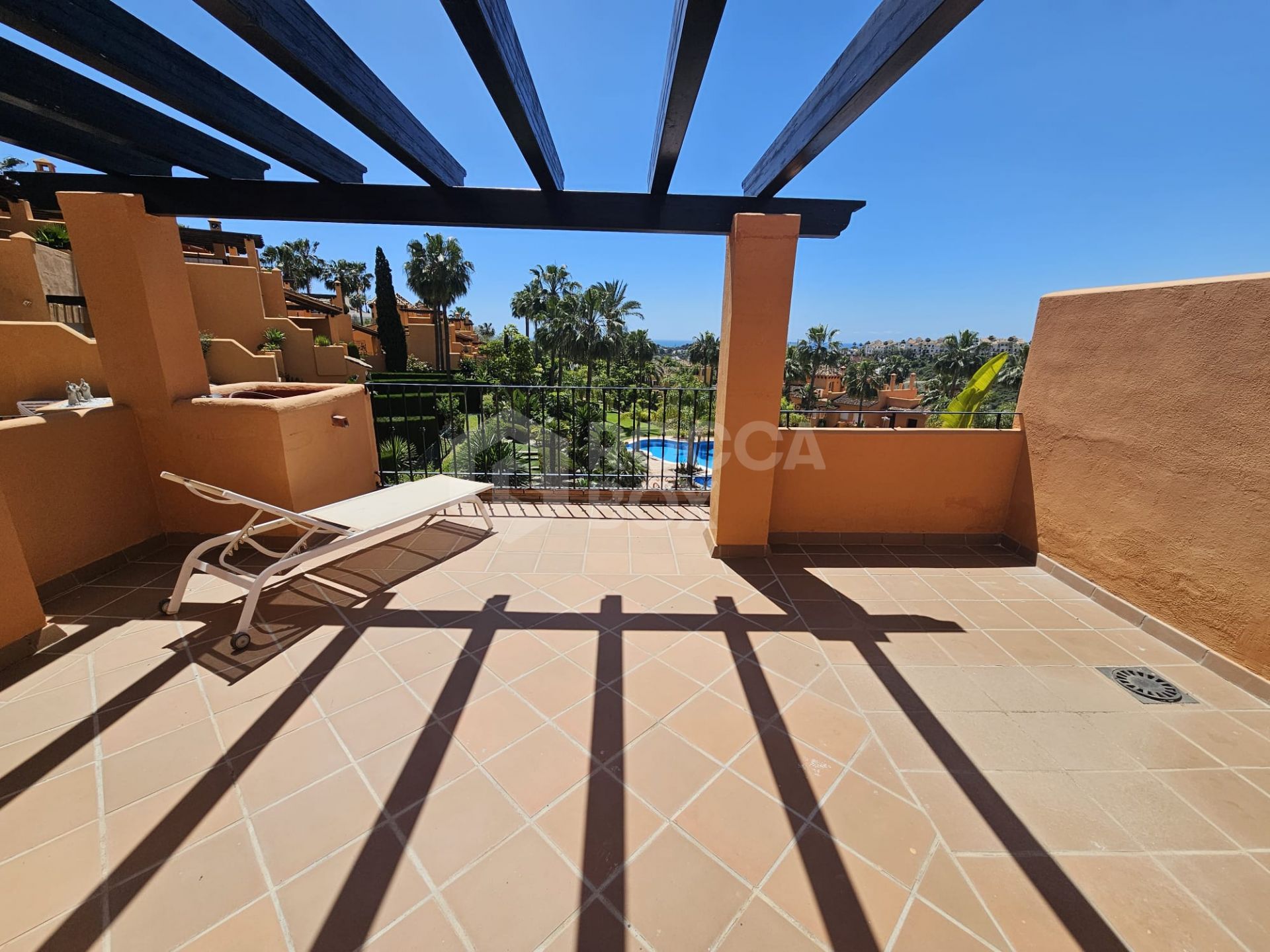 Semi Detached House for sale in Paraíso Bellevue, Benahavis