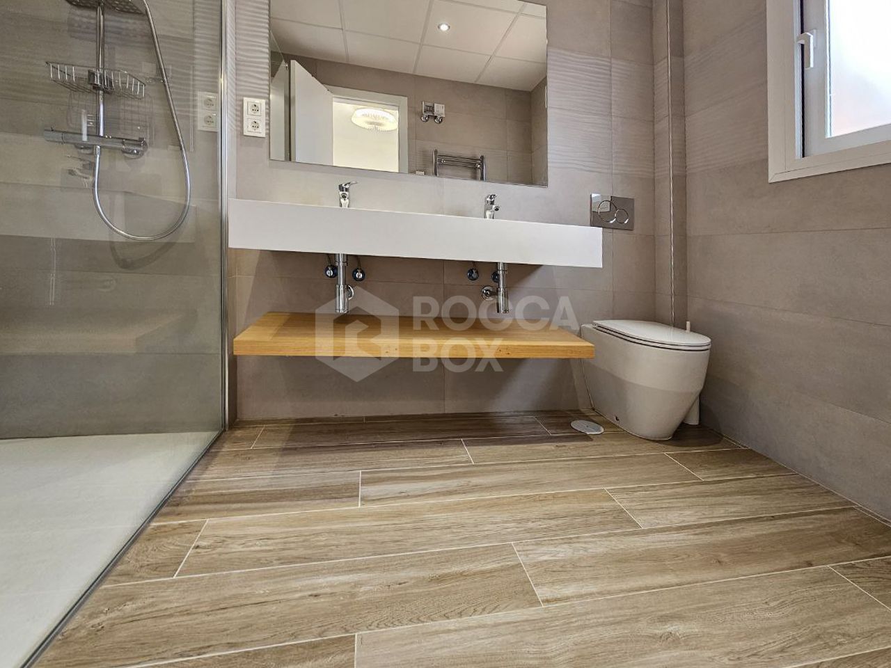 Semi Detached House for sale in Paraíso Bellevue, Benahavis