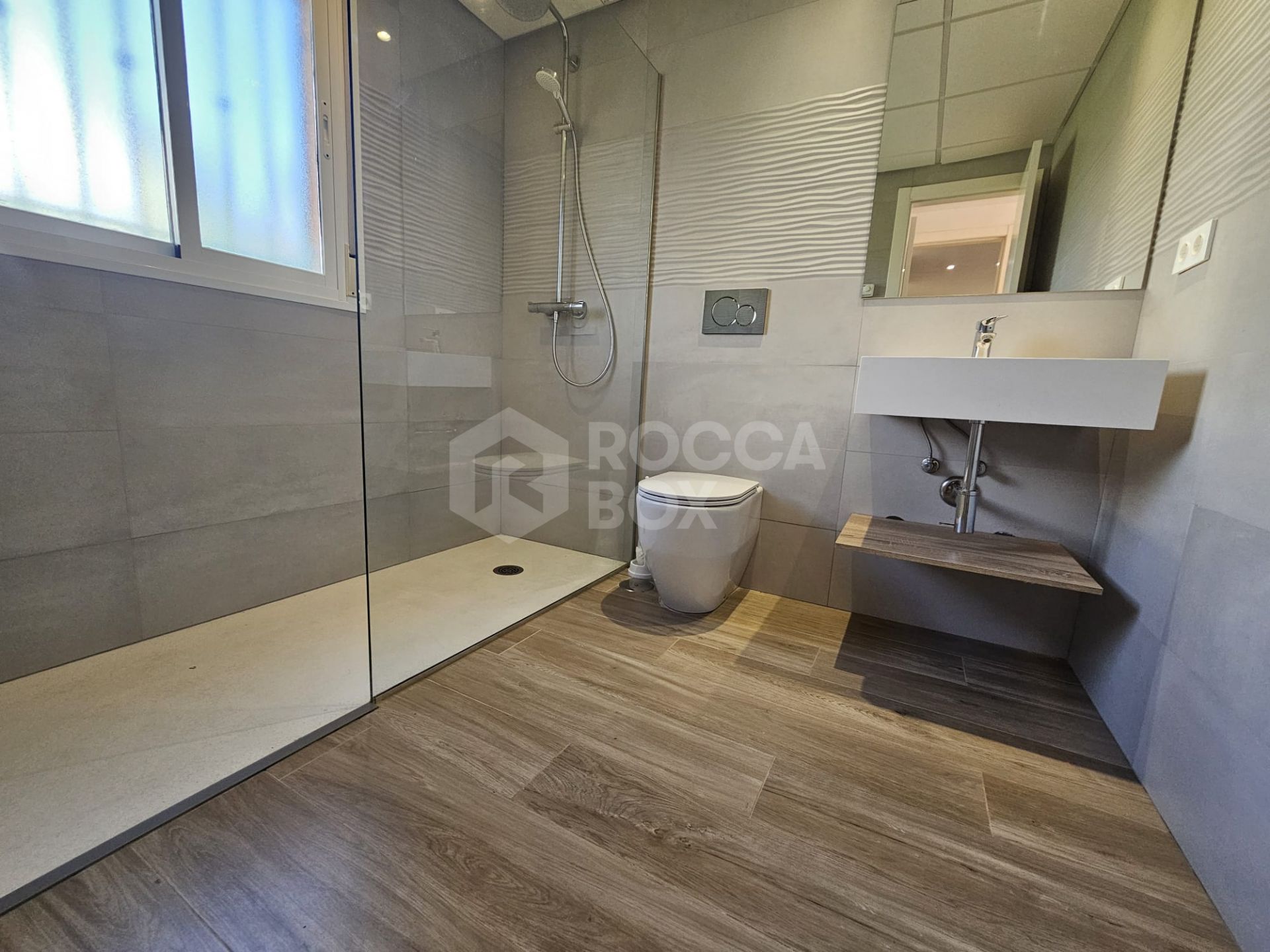 Semi Detached House for sale in Paraíso Bellevue, Benahavis