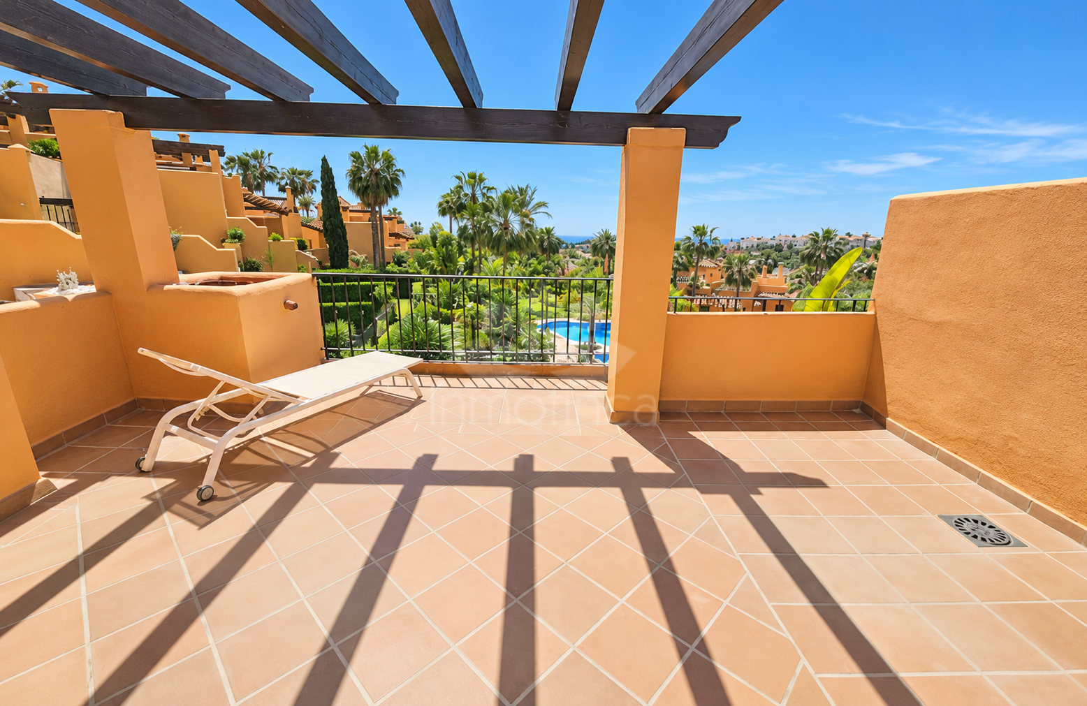 Semi Detached House in Paraíso Bellevue, Benahavis