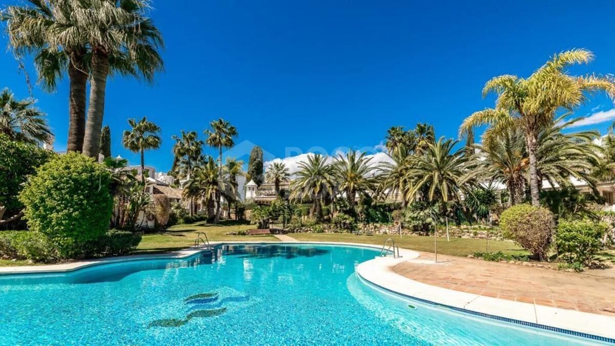 Luxury Semi Detached House in Bahia de Marbella, Marbella East