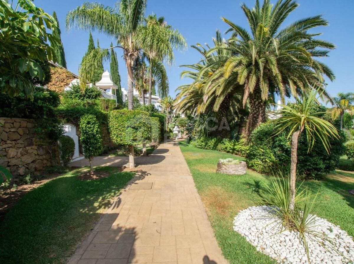 Luxury Semi Detached House in Bahia de Marbella, Marbella East