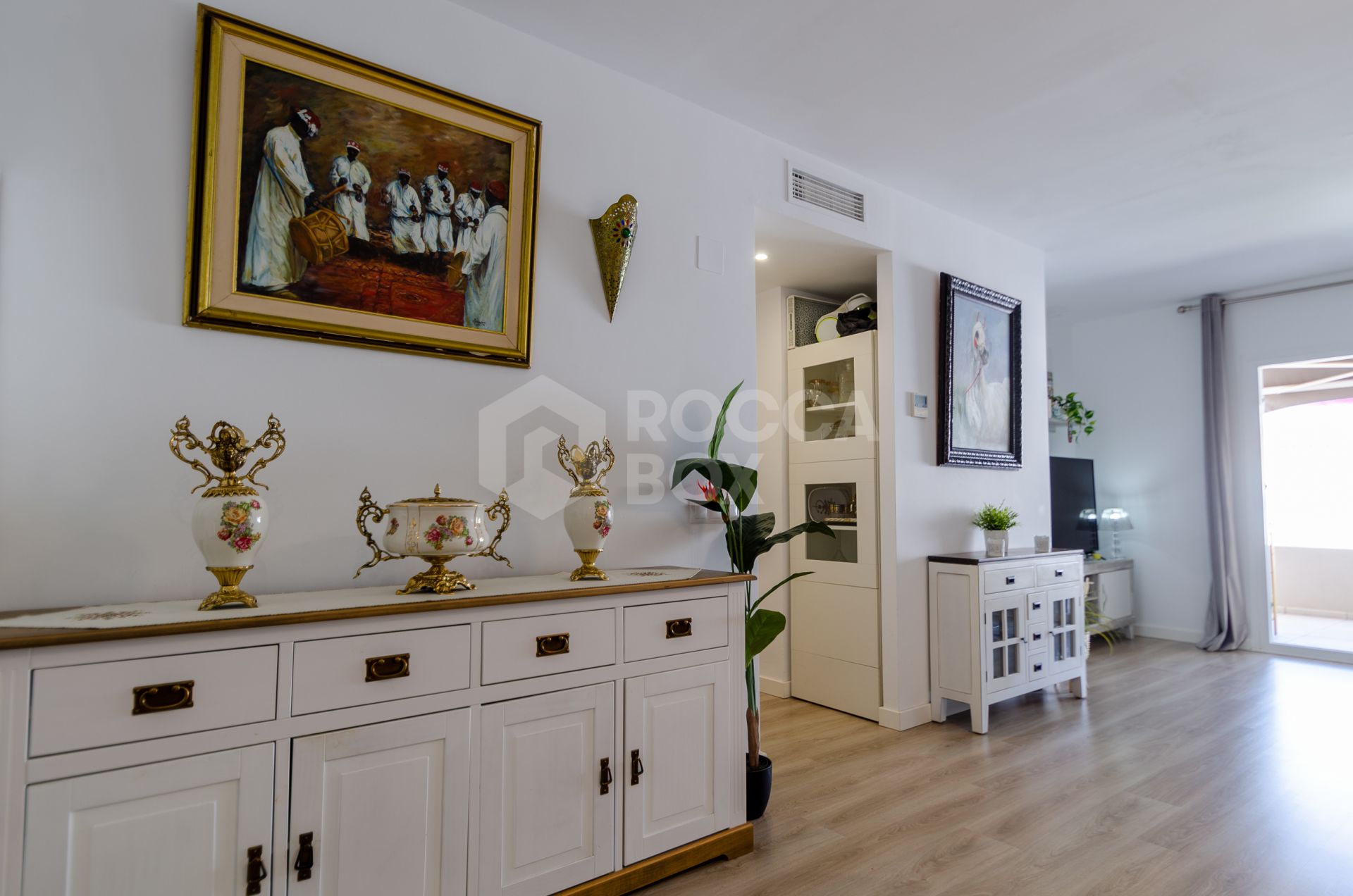 Apartment for sale in La Campana, Nueva Andalucia