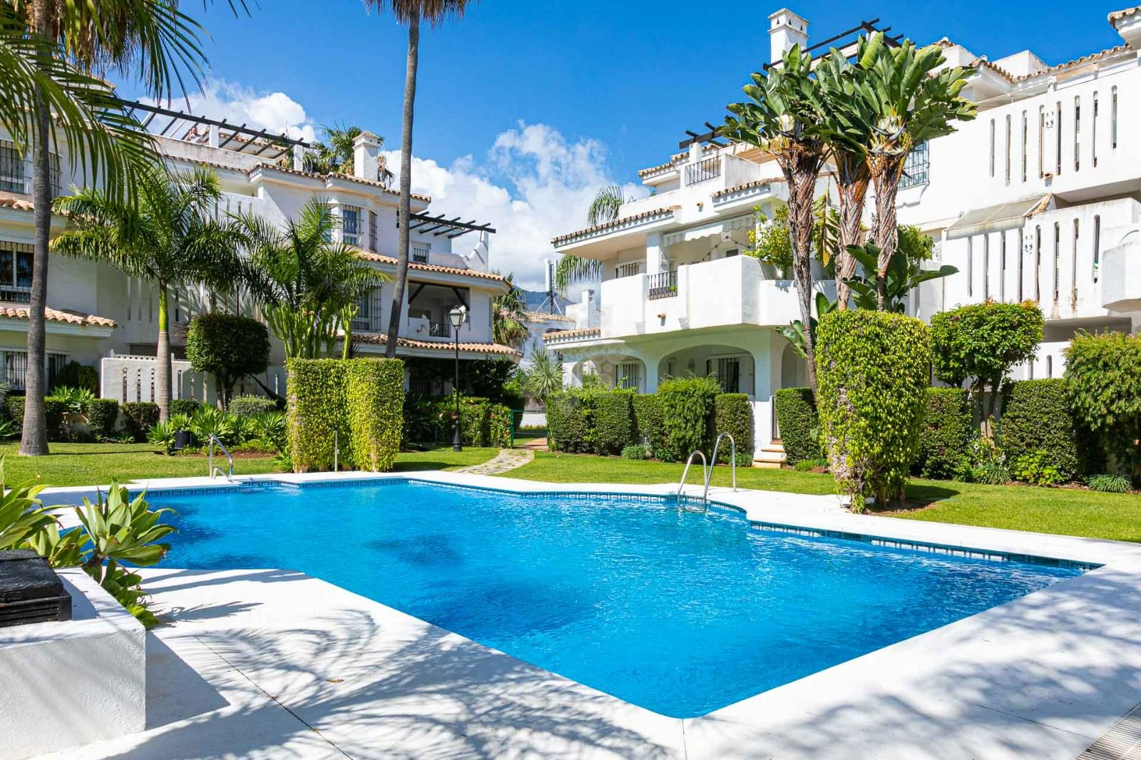 Apartment in Los Naranjos de Marbella, Marbella