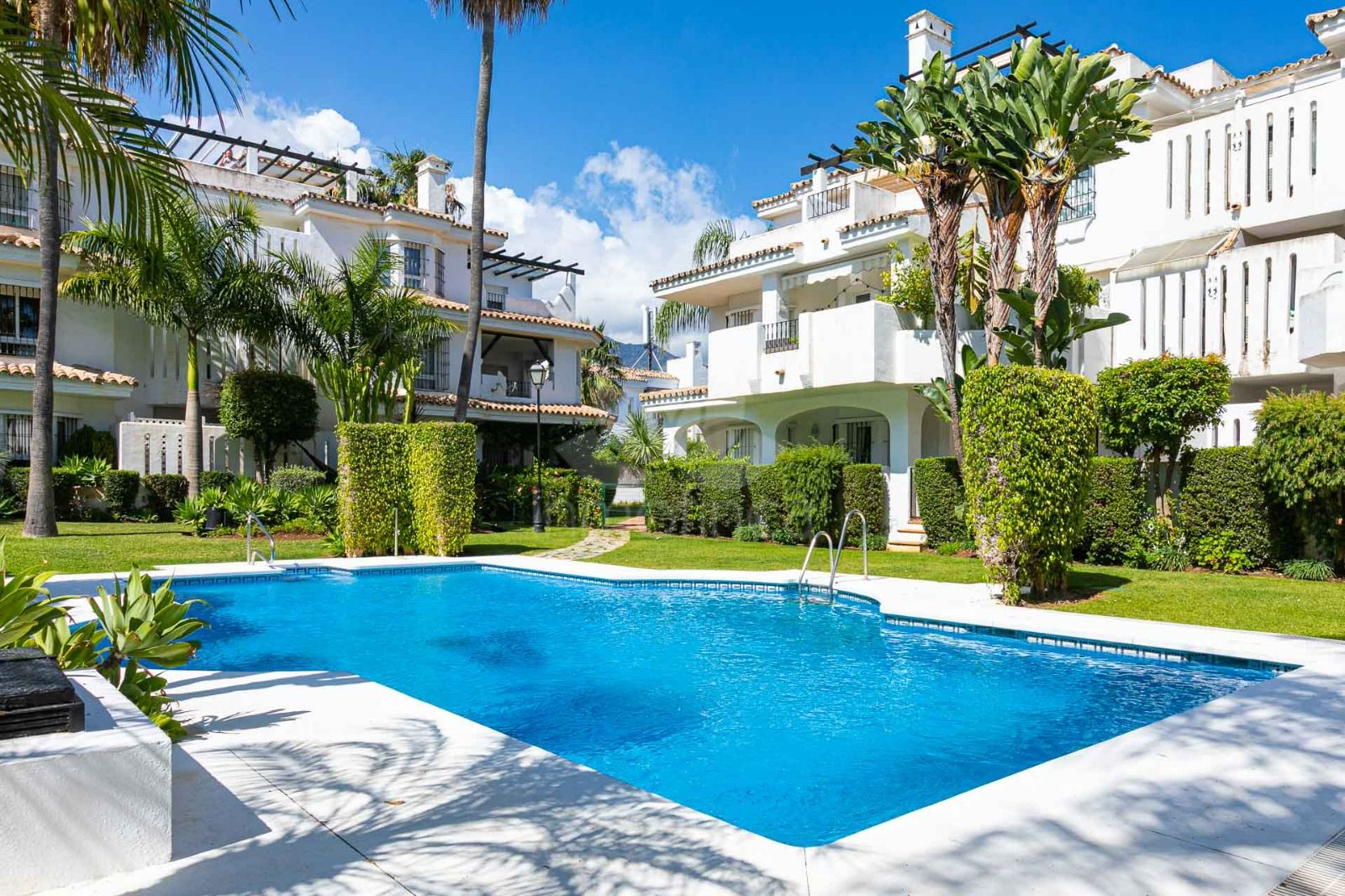 Apartamento en Los Naranjos de Marbella, Marbella