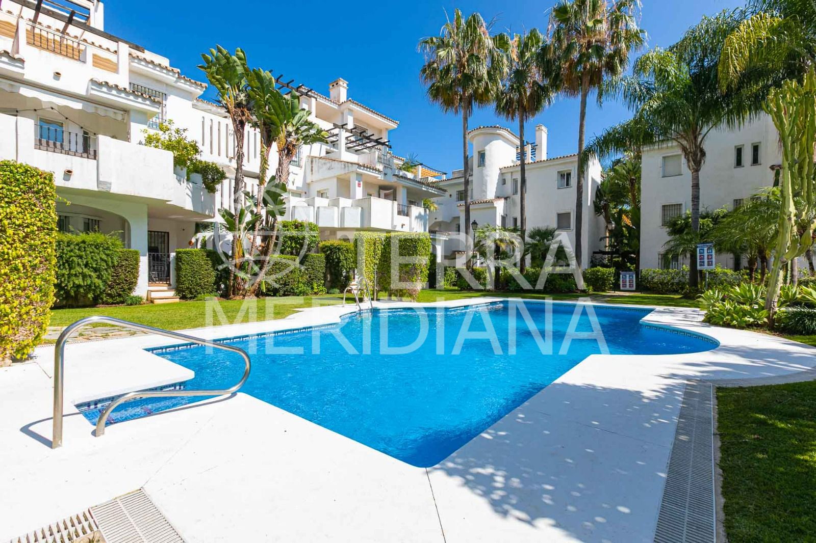 Apartment in Los Naranjos de Marbella, Marbella