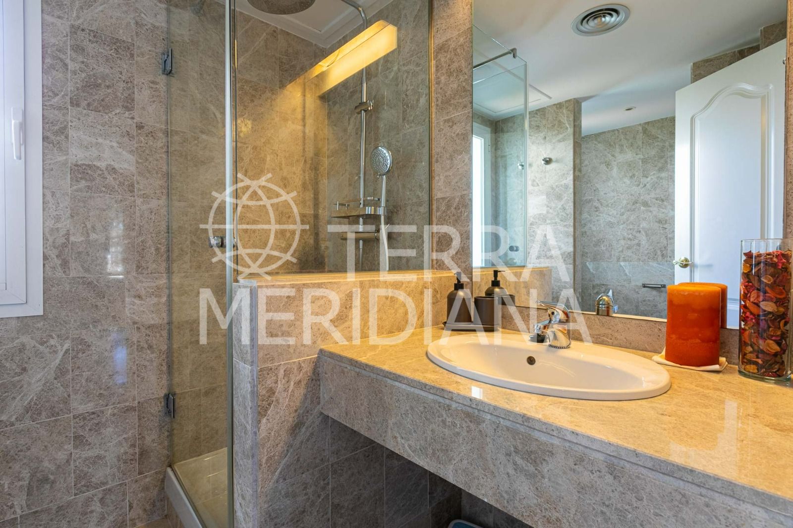 Apartment in Los Naranjos de Marbella, Marbella