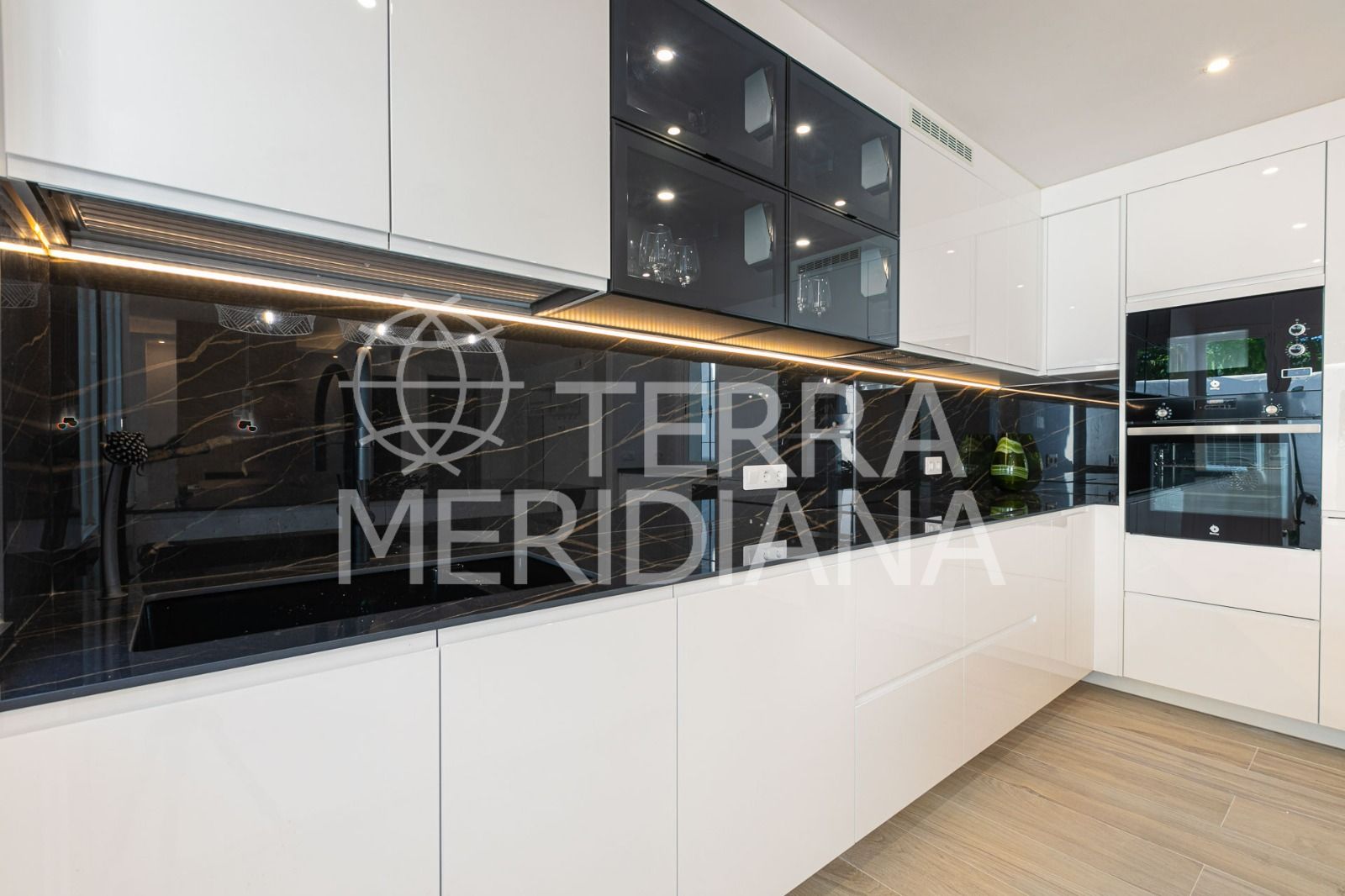 Apartment in Los Naranjos de Marbella, Marbella