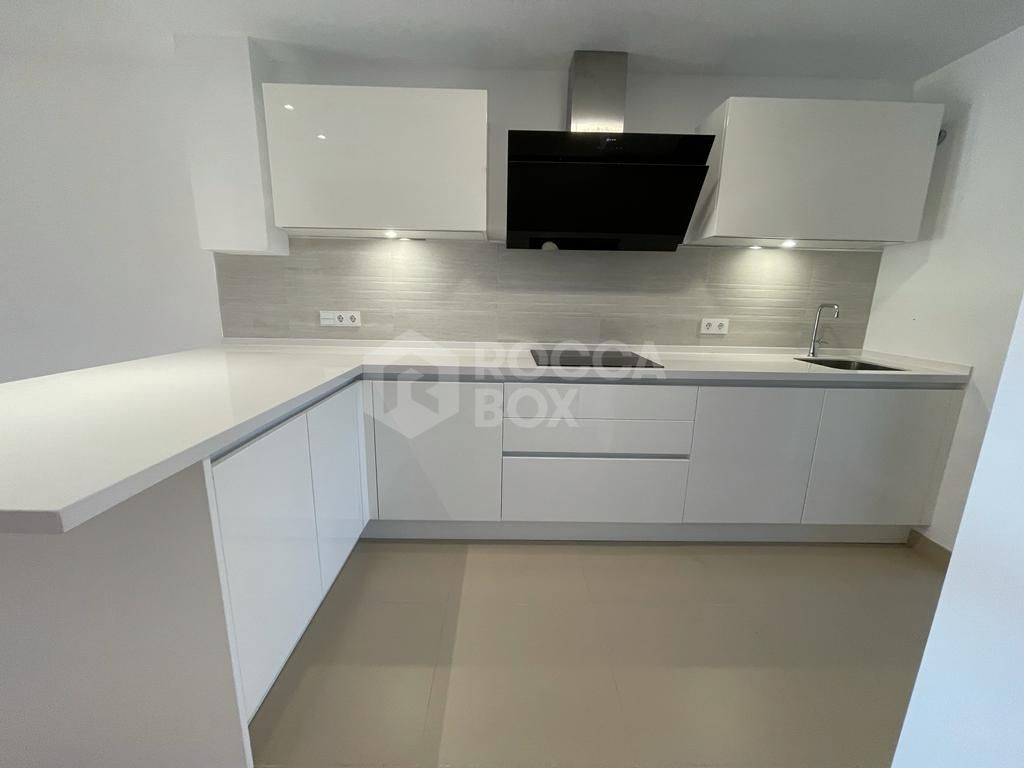 Town House for sale in Paraíso Bellevue, Benahavis