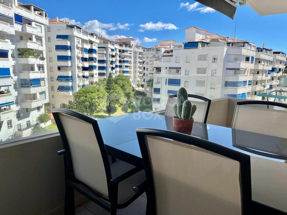 Apartment for sale in La Campana, Nueva Andalucia