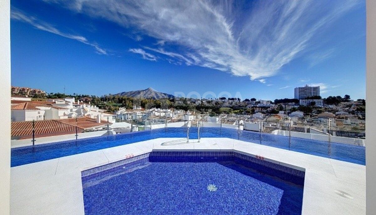 Apartment for sale in La Campana, Nueva Andalucia