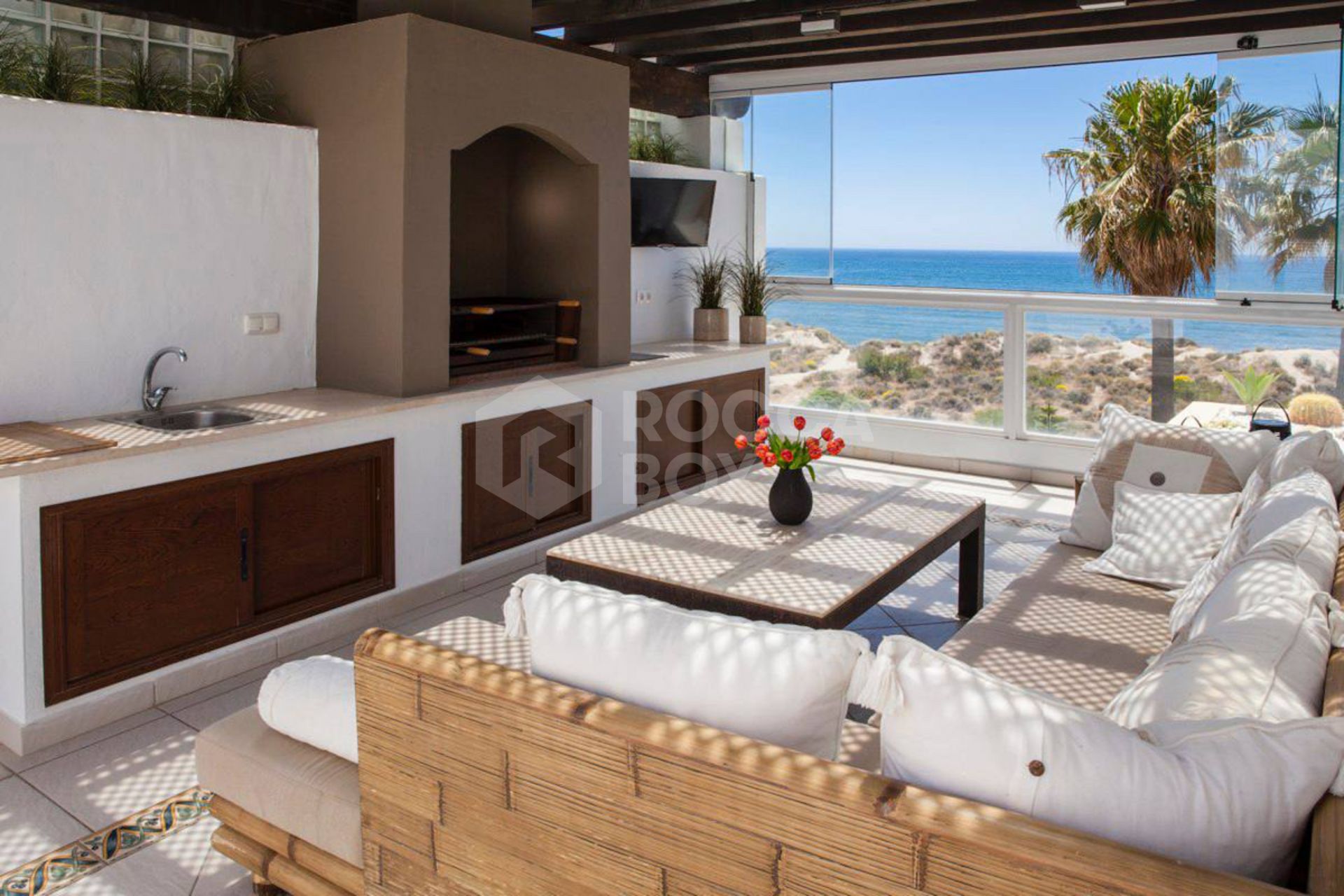 House for sale and for rent in Arenas de Bahia Marbella, Marbella