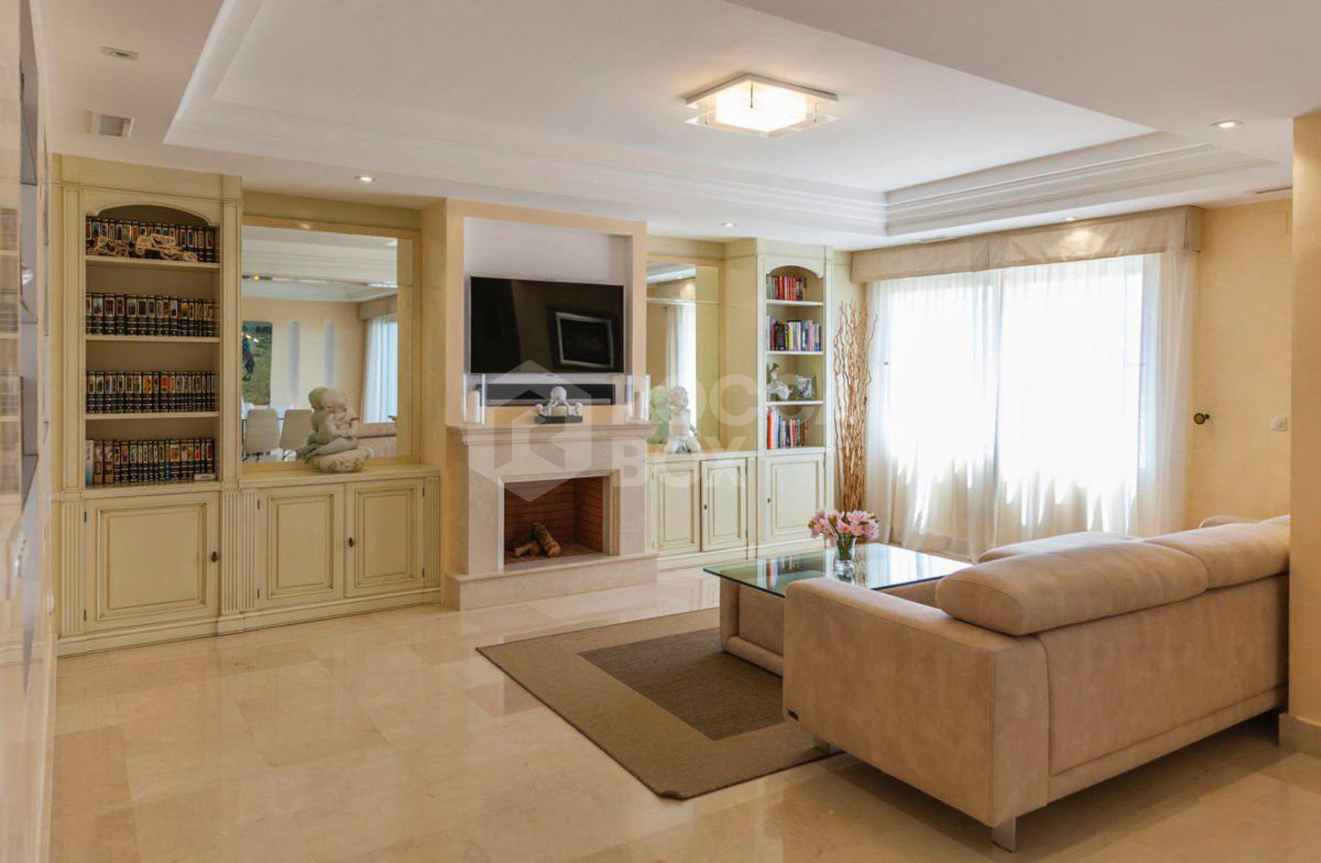 House for sale and for rent in Arenas de Bahia Marbella, Marbella