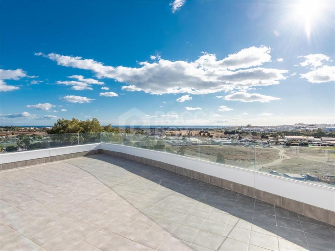 Penthouse for sale in Guadaiza, Nueva Andalucia