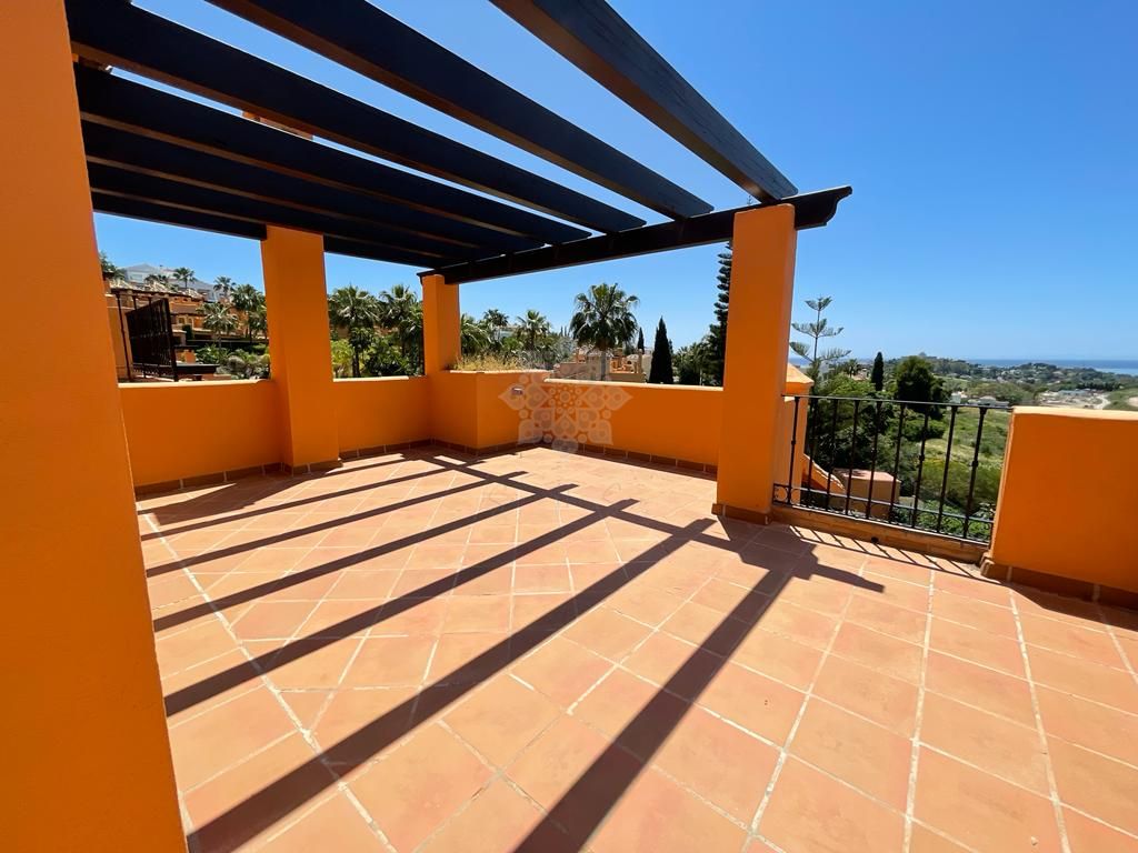 Town House in Paraíso Bellevue, Benahavis