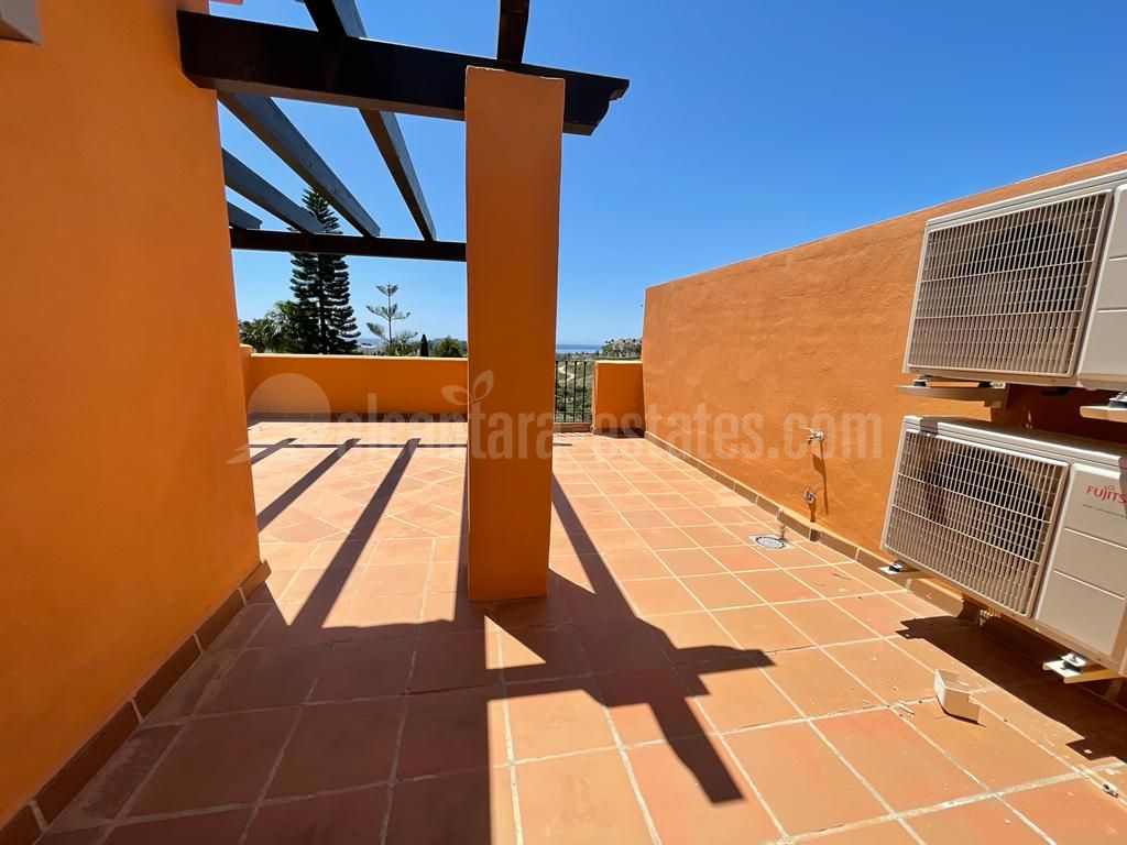 Town House in Paraíso Bellevue, Benahavis