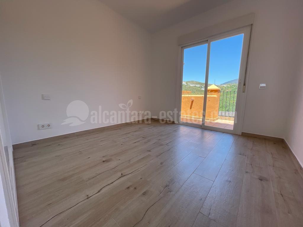 Town House in Paraíso Bellevue, Benahavis