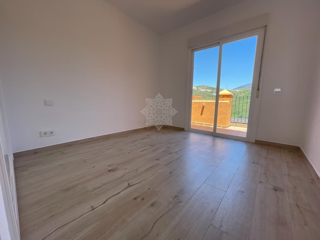 Town House in Paraíso Bellevue, Benahavis