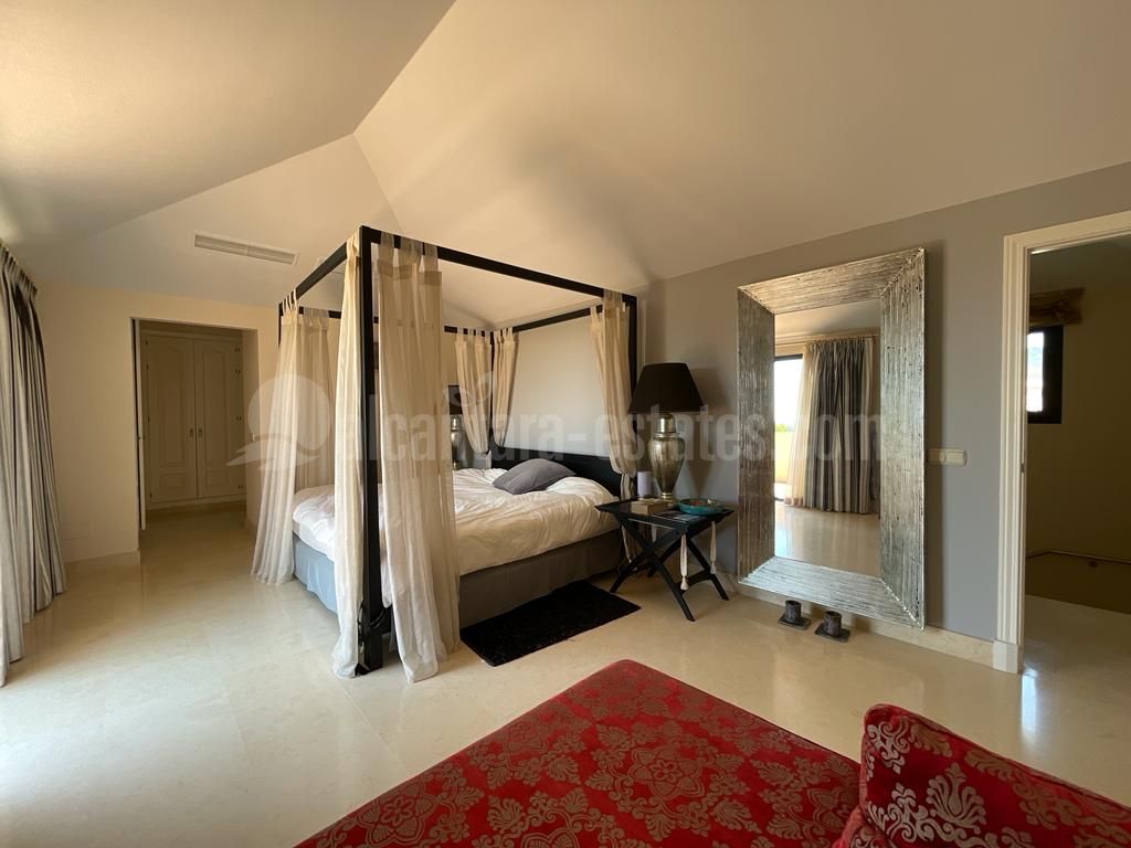 Atico Duplex en Los Capanes del Golf, Benahavis