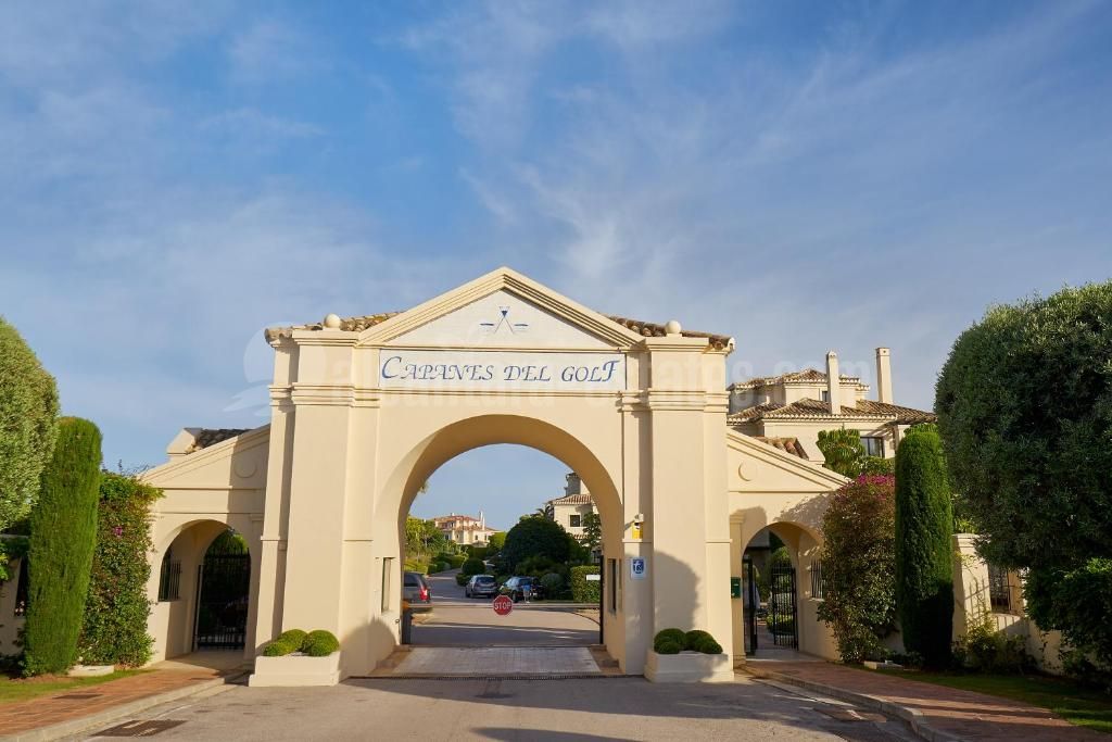 Atico Duplex en Los Capanes del Golf, Benahavis