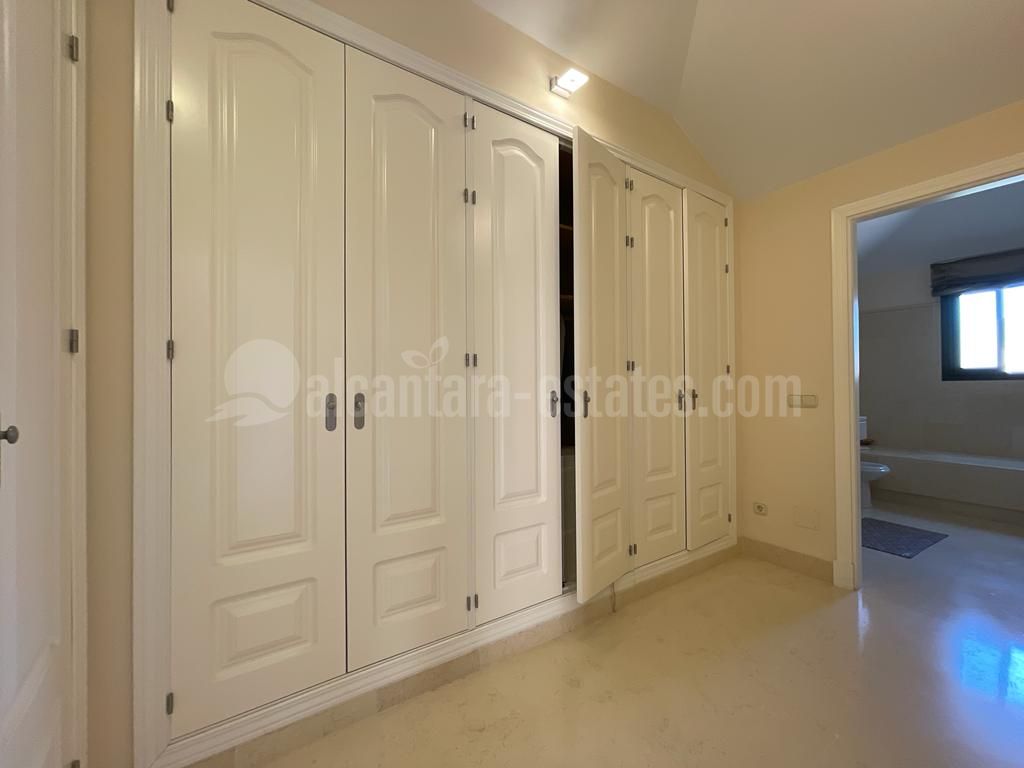 Atico Duplex en Los Capanes del Golf, Benahavis