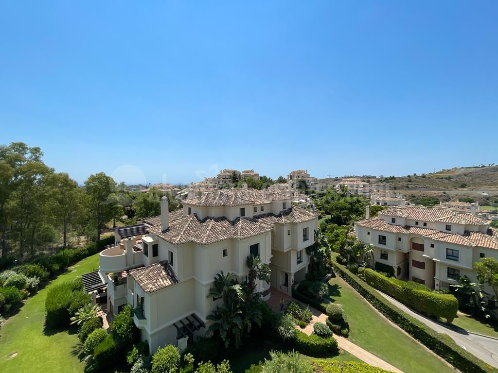 Atico Duplex en Los Capanes del Golf, Benahavis