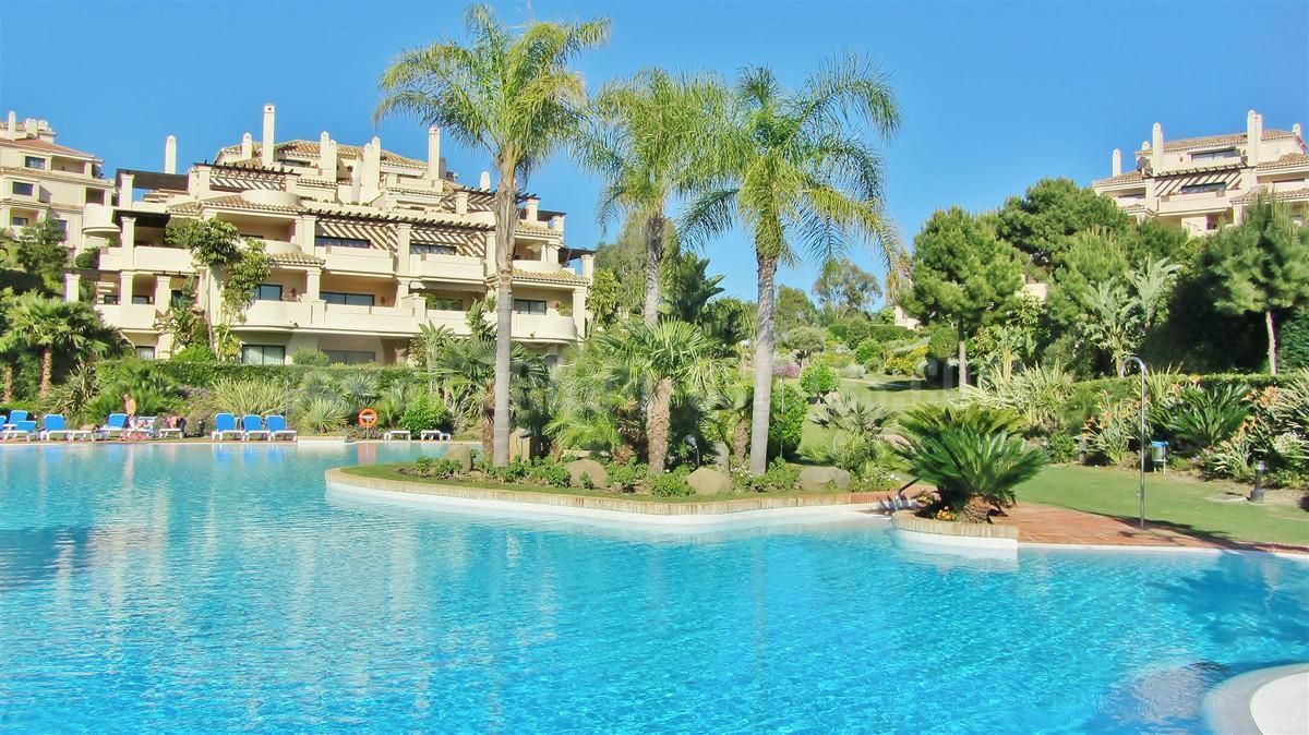 Atico Duplex en Los Capanes del Golf, Benahavis