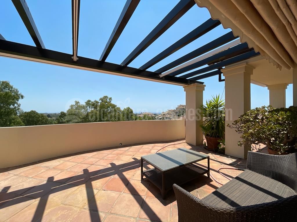 Atico Duplex en Los Capanes del Golf, Benahavis